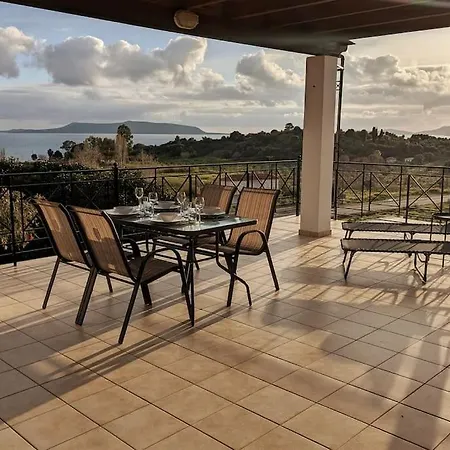 Familien Apartment 6 Personen Ueberdachte Terrasse Finikounda Apartman