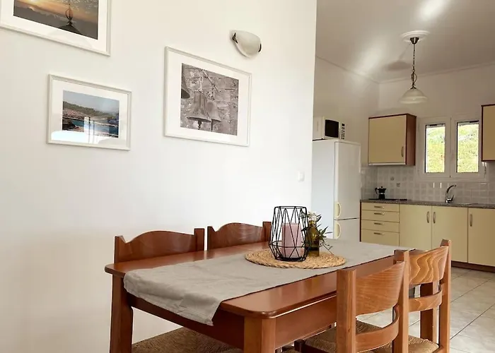 Familien 6 Personen Ueberdachte Terrasse * Finikounta